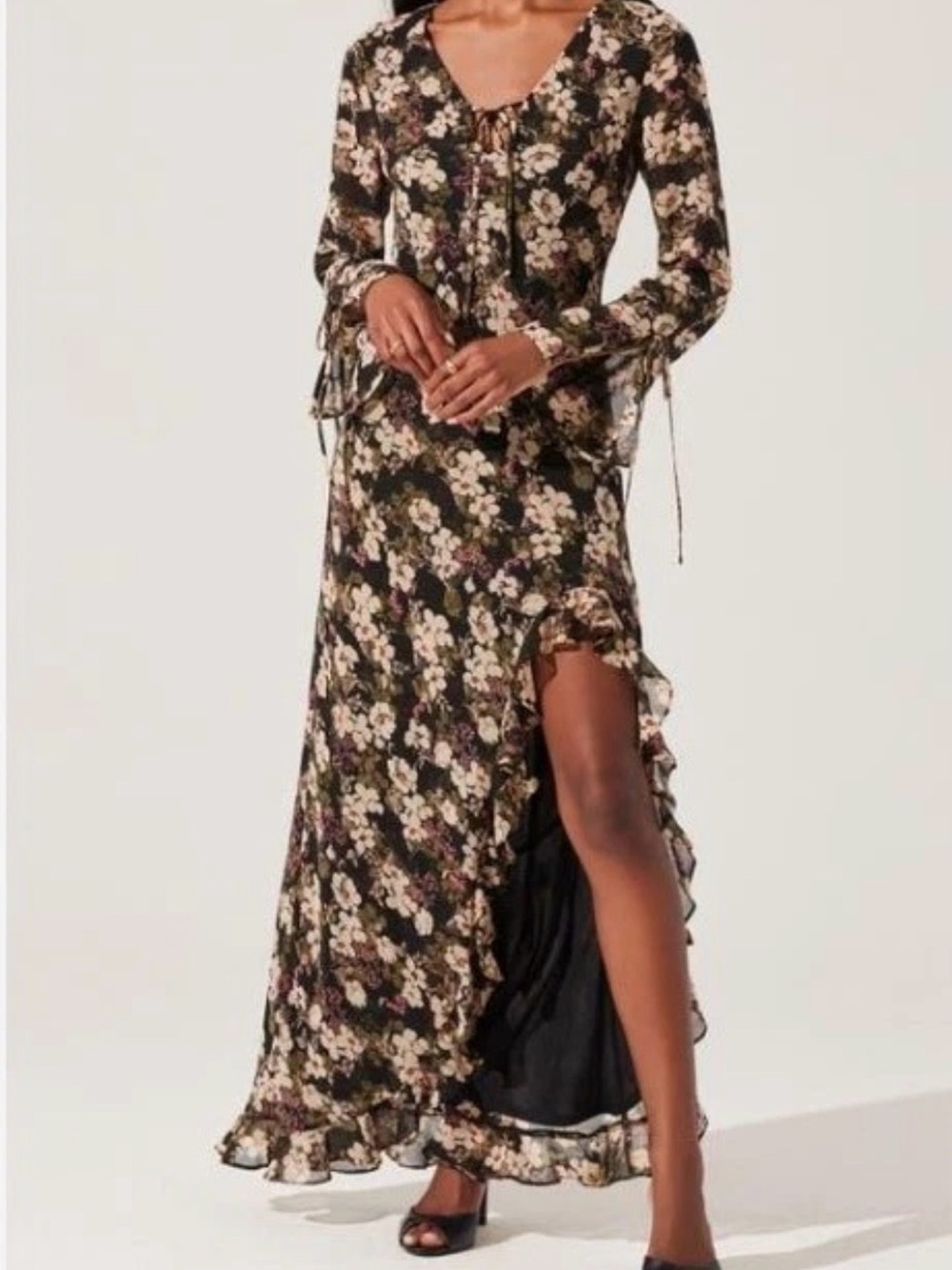 Anthropology ASTR The Label Ayana Floral Maxi Dress Long Sleeve V Neck Size S